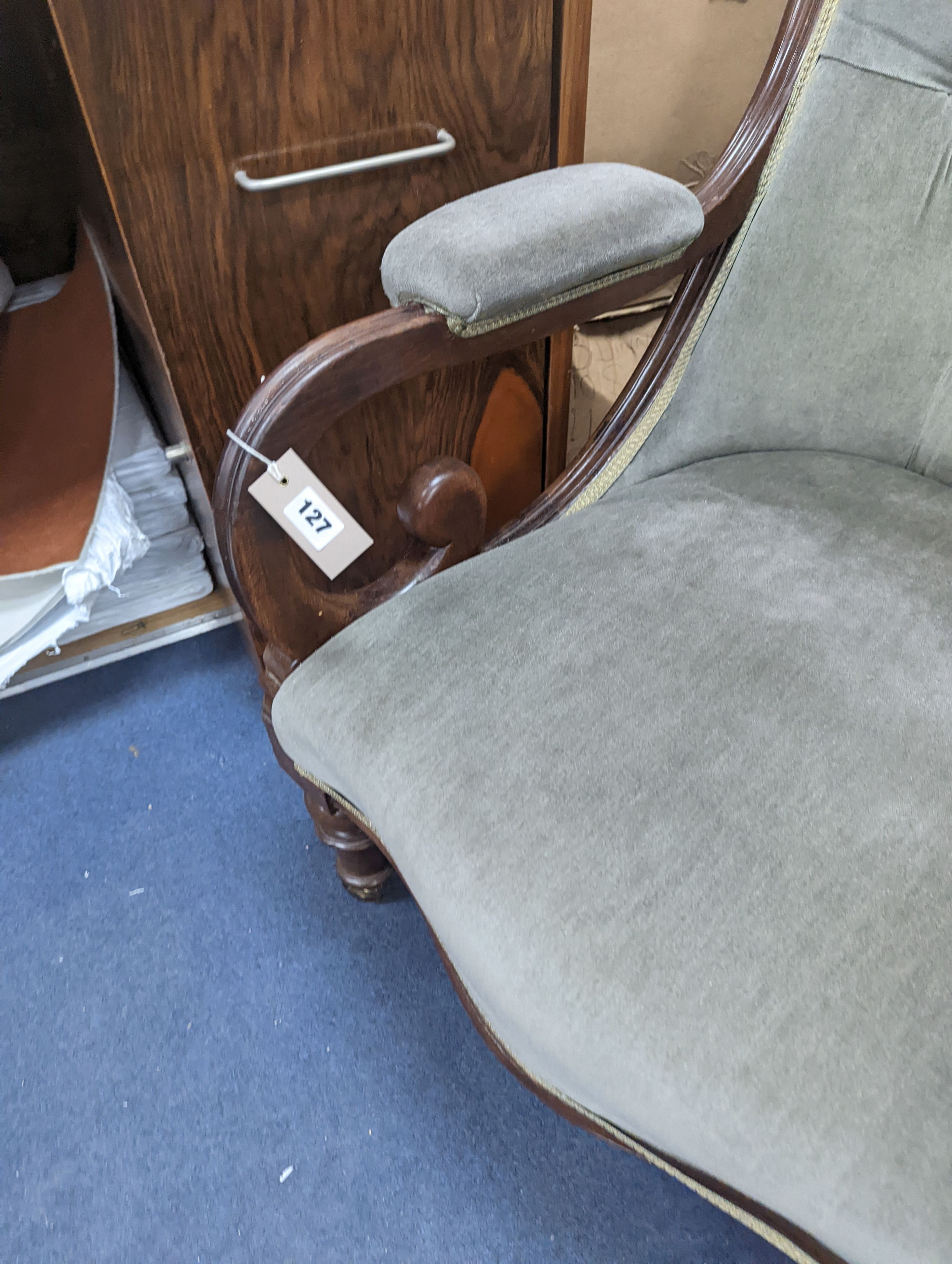 A Victorian mahogany open armchair. H-95cm.